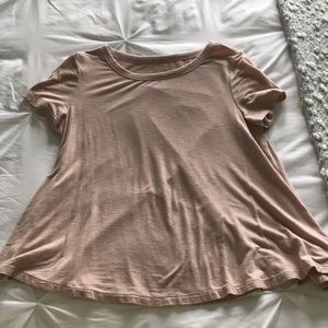baby pink basic flowy tee